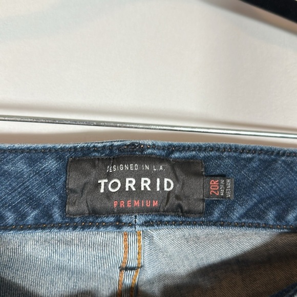 Torrid Blue Lightly Distressed Skinny Jeans 20R - Picture 10 of 12